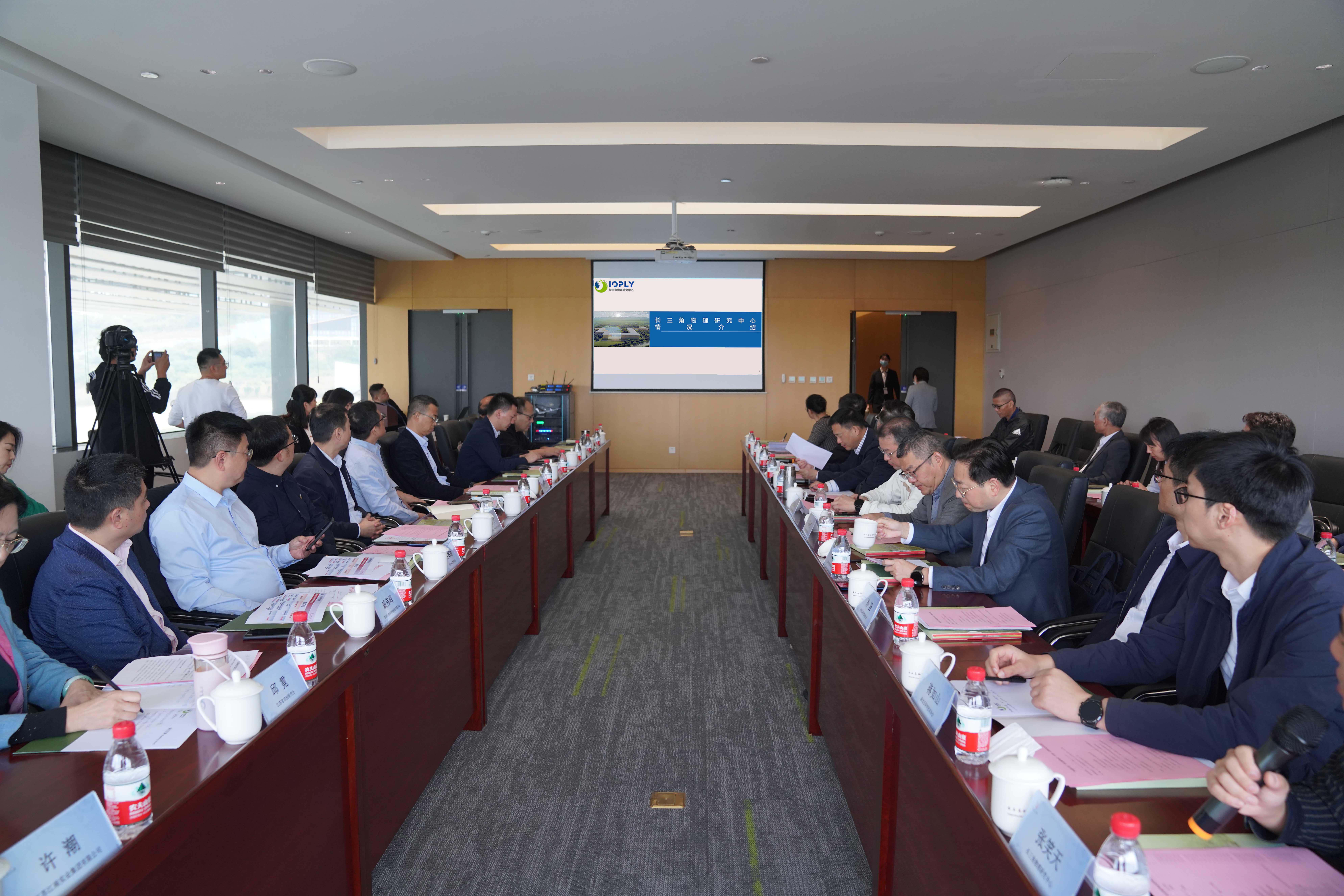 1666832190161075327.jpg 987632bbaf8c3083a5d305b02cd7ad2.jpg